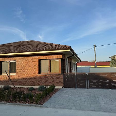 33 Apartments Orechová Potôň Kültér fotó